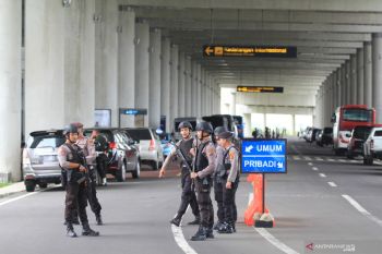 Aparat gabungan siaga  di Bandara Kertajati