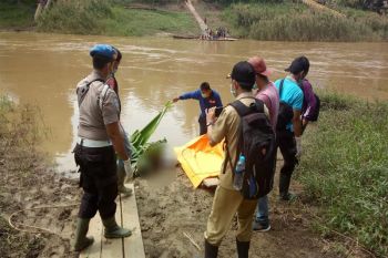 Warga Muara Wakat temukan mayat tak dikenal di Sungai Teweh