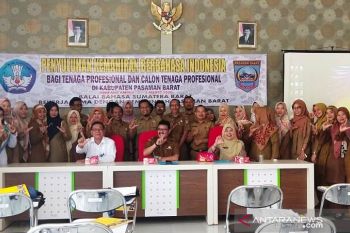 ASN di Pasaman Barat menggunakan bahasa Indonesia yang baik dan benar