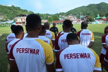 Pelatih Persewar Waropen fokus latihan kebugaran pemain liga 2