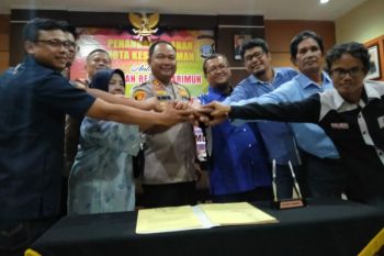 Polres Karimun tandatangani MoU keterbukaan informasi publik dengan pers