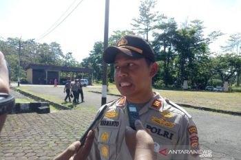 Takut diserang KKB, warga seberang sungai Utikini  mengungsi ke Timika