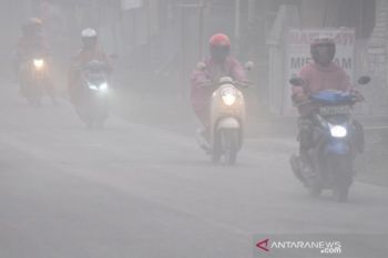 Hujan abu Bojolali, Gunung Merapi erupsi