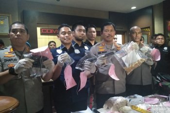 Akang merampok toko emas demi utang