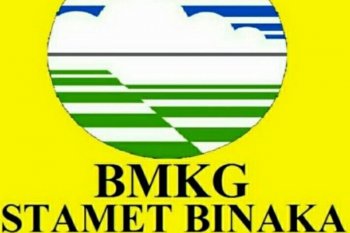 Warga Jakarta disambut cuaca cerah berawan pada Kamis