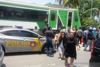Kereta bandara tabrak pikap, satu orang tewas