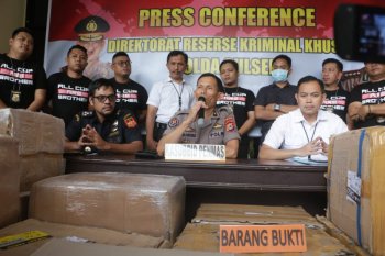 Distributor alat kesehatan di Makassar timbun masker dan antiseptik