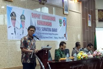 Gubernur: Salah satu tugas humas meluruskan isu dan berita media