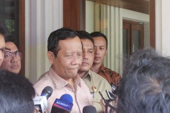 Mahfud ingatkan masyarakat tidak panik