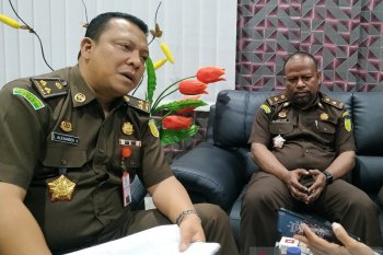 Bupati Waropen tersangka penerimaan gratifikasi Rp19 miliar
