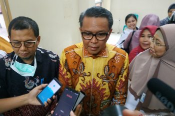 Gubenur Sulsel imbau masyarakat tidak panik soal virus COVID-19