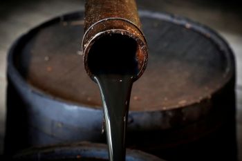 Harga minyak naik menjelang pertemuan OPEC untuk membahas pengurangan pasokan