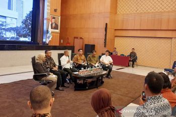 Bahlil kumpulkan pejabat penghubung investasi, janjikan ada insentif khusus