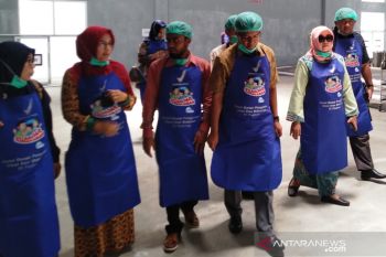 Rendang from Payakumbuh visited by prospective exporter , ready to distribute abroad