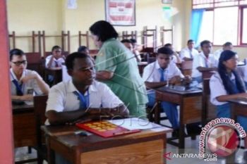 Pumpunan - Pro kontra kebijakan penghapusan Ujian Nasional di Papua