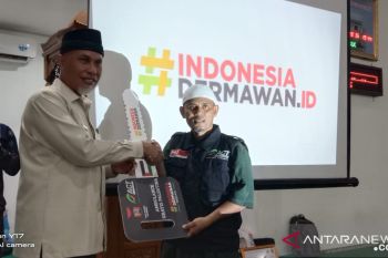 Pemkot Padang serahkan ambulans untuk Palestina lewat ACT