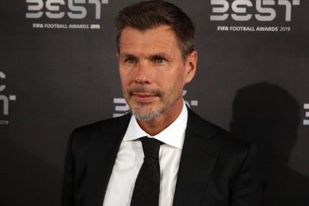 AC Milan pecat Zvonimir Bobank  setelah cecok dengan CEO