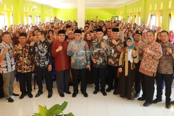 Guru Diminta Suarakan Capaian Pemprov Secara Objektif