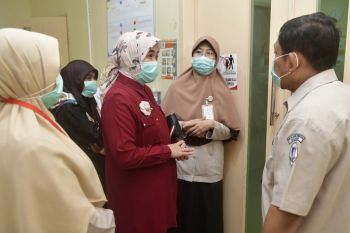 Anggota Komisi IX DPR kunjungi RSU Wahidin pantau penanganan corona