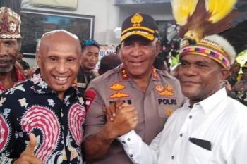 Tokoh adat minta warga menahan diri terkait isu rasisme