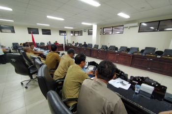 DPRD Parimo bahas Ranperda retribusi pajak daerah