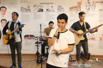 Rekaman di Abbey Road, Govinda  taklukan cuaca dingin