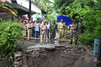Jembatan di Sanden putus akibat banjir