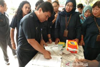 Pegawai BKKBN Kalteng cap jempol darah wujudkan zona bebas korupsi