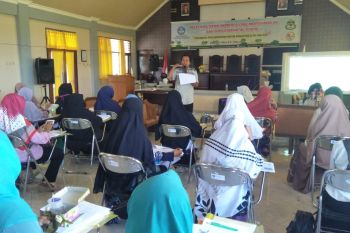 Kantor Bahasa di NTB gambar gelar pelatihan membaca menyenangkan guru RA