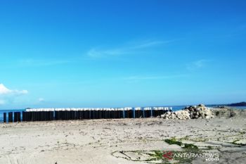 Baru tiang pancang, Pariaman siapkan langkah lanjutkan pembangunan masjid terapung