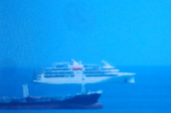 Kapal pesiar MS Coral Adventures Australia dalam pengawasan KKP Makasar