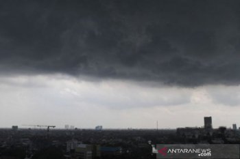BMKG prakirakan hujan disertai petir masih terjadi di beberapa wilayah Indonesia