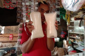 Harga gula pasir di Solok Selatan hampir Rp1 juta per karung
