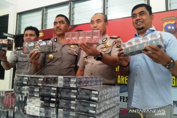 Peredaran rokok ilegal di Pariaman, polisi sita ratusan bungkus berbagai merek