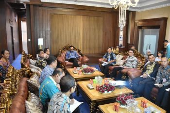 Bupati Adipati audensi dengan tim program petani berjaya