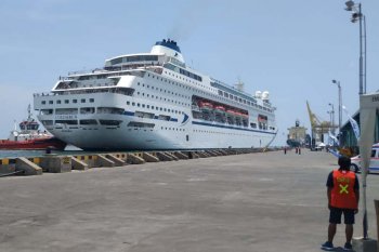Kapal MV Colombus diizinkan bersandar di Pelabuhan Semarang
