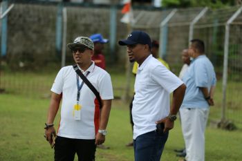Pengawas pertandingan liga 2 tinjau kesiapan stadion Cenderawasih Biak