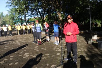 Kapolda Kalbar pimpin kegiatan bersih lingkungan untuk cegah COVID-19