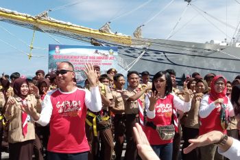 Danlantamal VI bersama 300 Saka Bahari Pramuka gelar "tiktok" cuci tangan