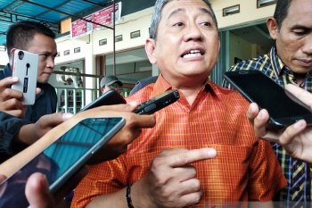 Gubernur Sulawesi Barat izinkan ASN bekerja di rumah cegah COVID-19