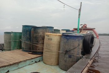Polda Kalbar cari pemilik enam ton BBM ilegal
