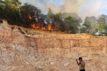 Karhutla di areal bersebelahan perumahan penduduk