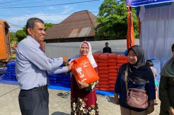 Rangkaian HUT, Bank Nagari bagi-bagi paket sembako