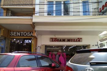 Toko emas di kawasan pecinan Makassar ramai pengunjung