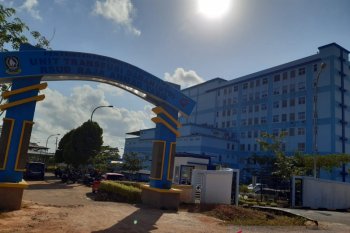 Kemenkes imbau warga Kepri tidak panik hadapi COVID-19