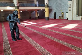 Masjid Raya hentikan seluruh kegiatan ibadah cegah COVID-19