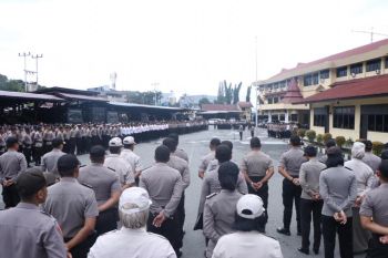 Wakapolda Papua : Anggota Polri tidak boleh panik terkait corona