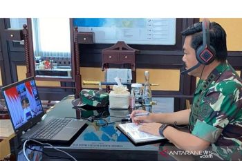 Hampir tiap hari pesawat TNI antar APD ke seluruh Indonesia