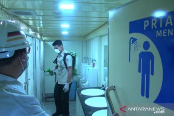 ABK KM Lambelu terindikasi COVID-19 dikarantina di Pelabuhan Makassar