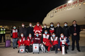 China kerahkan pakar medis lebih banyak ke Italia